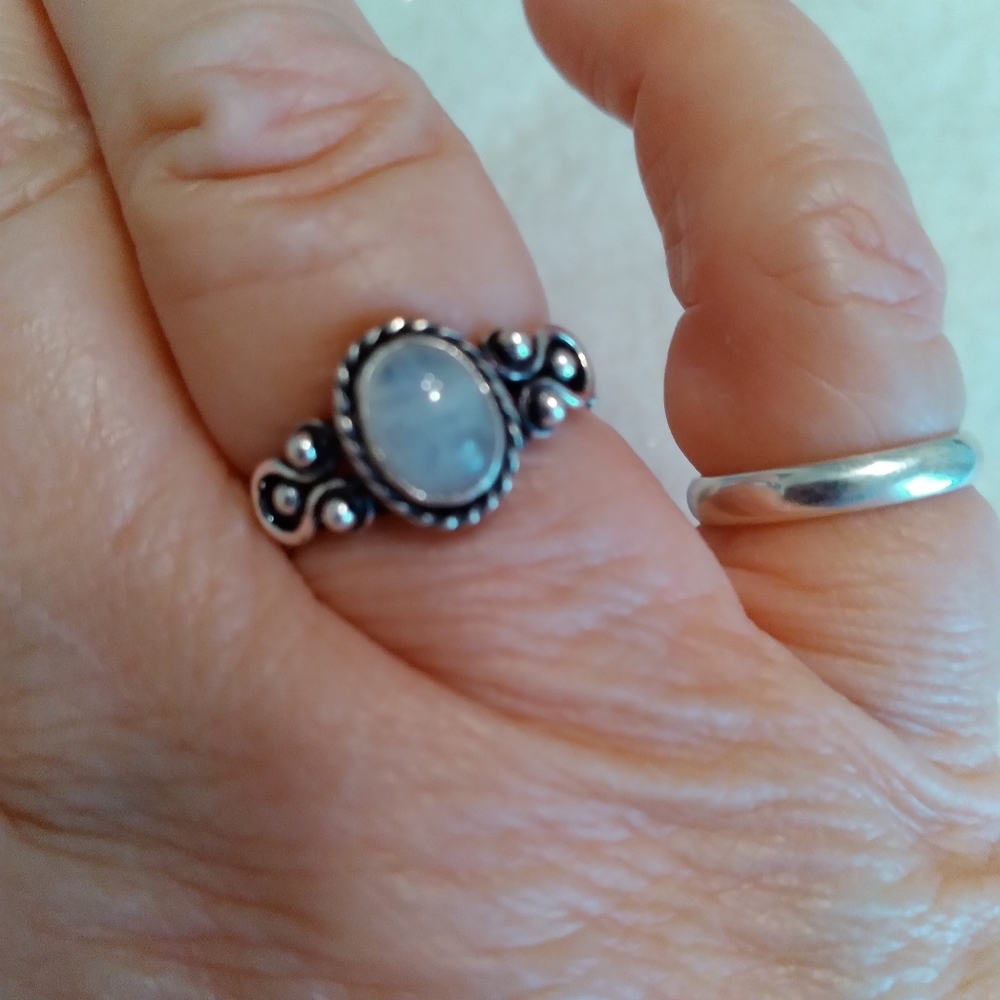 Silver moonstone ring